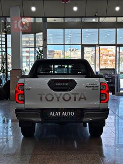 تويوتا هايلوكس